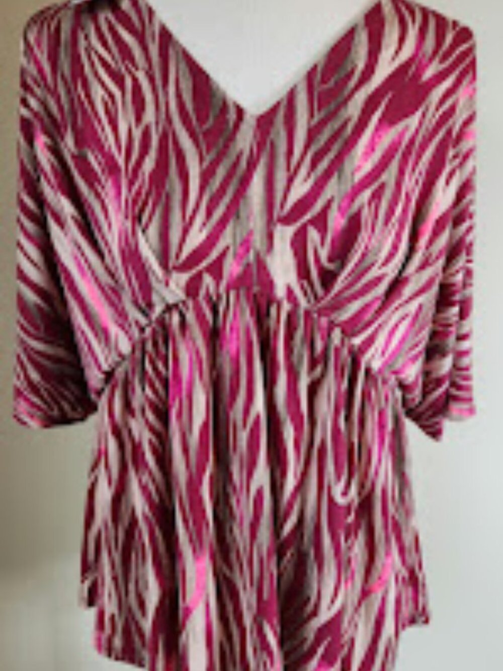 Dear Scarlett NWT Pink Zebra VNeck Top Oversized Blouse Empire Waist Medium Boho